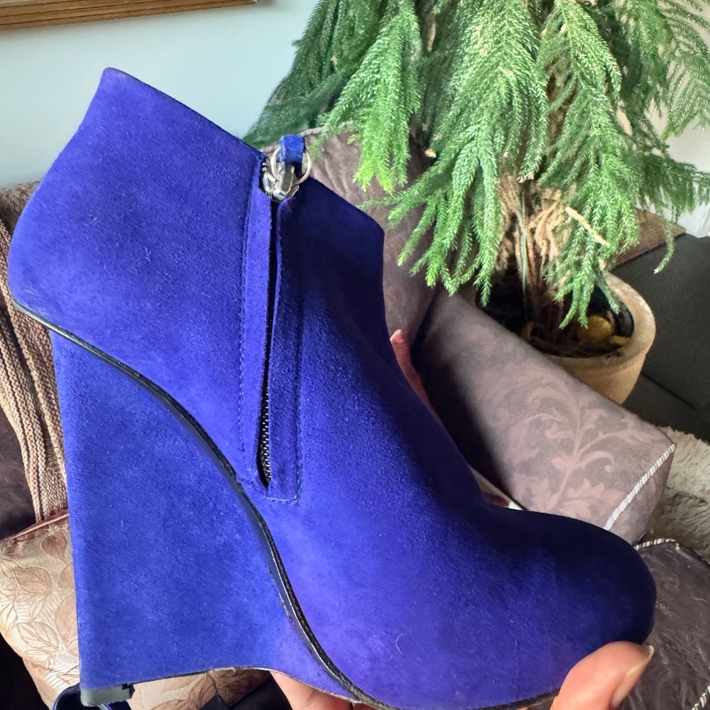 Vintage Giuseppe Zanotti Daisy Suede Wedge Ankle Booties - Authentic - Picture 6 of 11